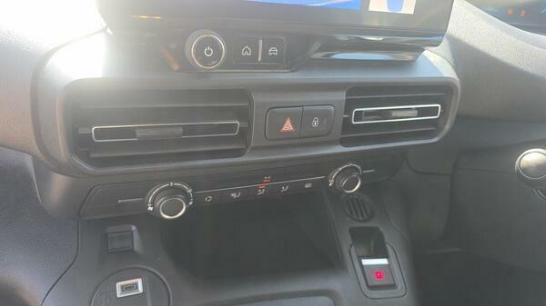 Peugeot Partner 1.5 Bluehdi 1000 Professional Plus Standard Panel Black #42