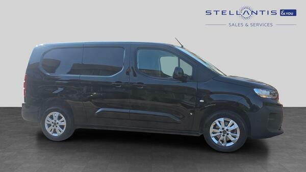 Peugeot Partner 1.5 Bluehdi 1000 Professional Plus Standard Panel Black #2