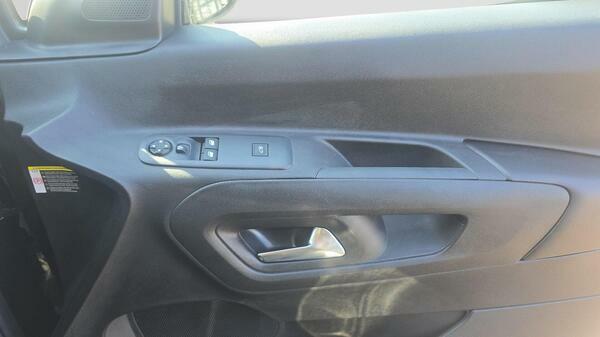 Peugeot Partner 1.5 Bluehdi 1000 Professional Plus Standard Panel Black #37