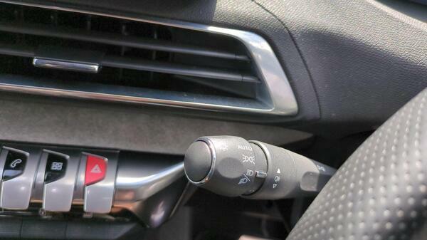 Peugeot 3008 1.2 Puretech Active Premium Grey #23
