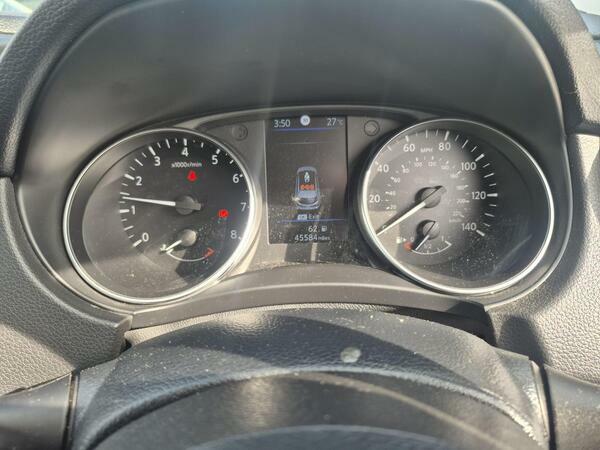 Nissan Qashqai 1.3 Dig-t N-connecta Hatchback Red #5