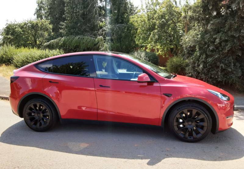 Tesla Model Y Long Range Awd Red #3