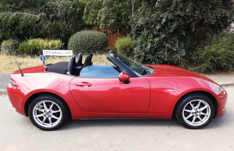 Mazda MX-5 1.5 Se Red #3