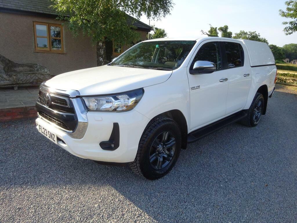 Toyota HILUX 2.4 D-4d Icon Pickup Double Cab White