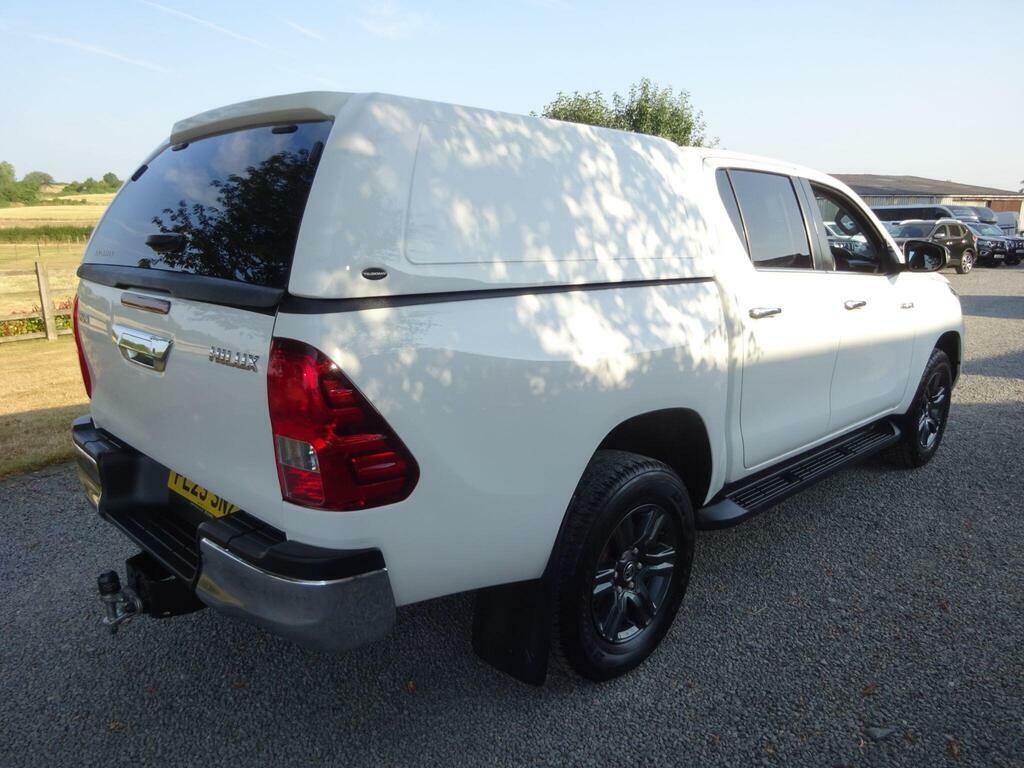 Toyota HILUX 2.4 D-4d Icon Pickup Double Cab White #4