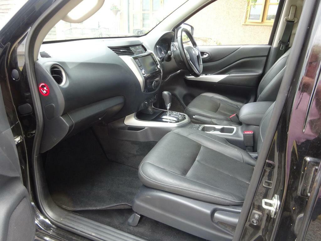 Nissan Navara Diesel Black #8