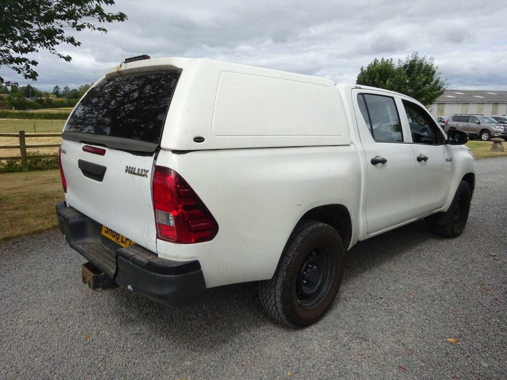 Toyota HILUX 2.4 D-4d Active Pickup Double Cab White #4
