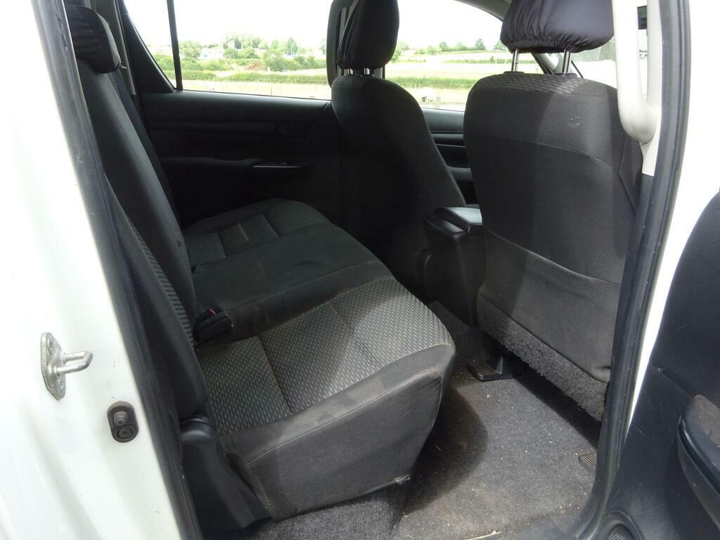 Toyota HILUX 3.0 D-4d Invincible X Pickup Double Cab Grey #10