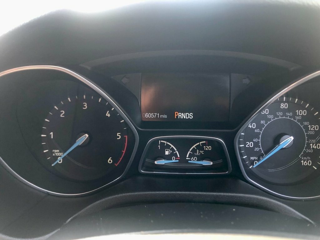 Ford Focus 1L Titanium MD65CPN Blue #4