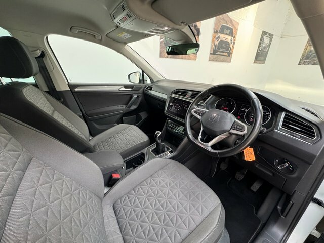 Volkswagen Tiguan Tdi Life Suv White #6