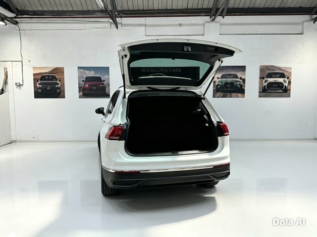 Volkswagen Tiguan Tdi Life Suv White #4