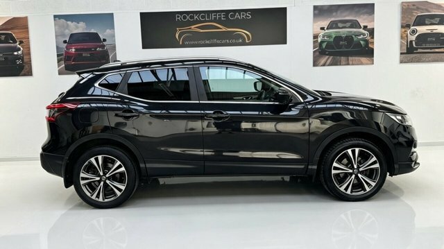 Nissan Qashqai Dig-t N-connecta Suv Black #2