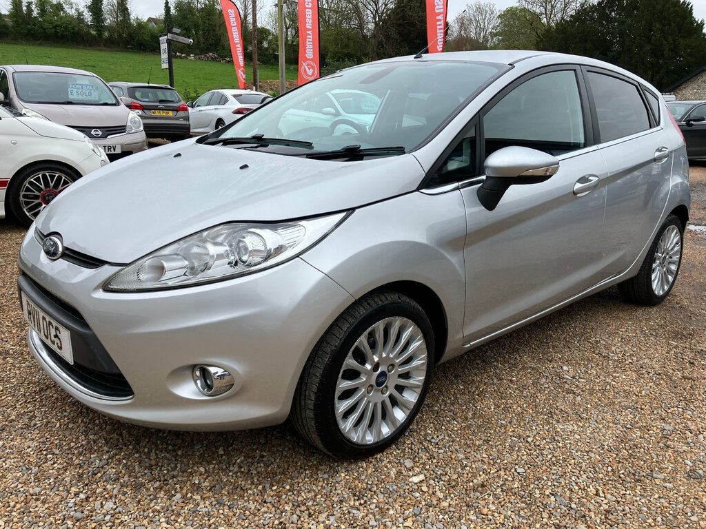 Ford Fiesta 1.4 Titanium. Rare 5Dr. Cambelt Silver