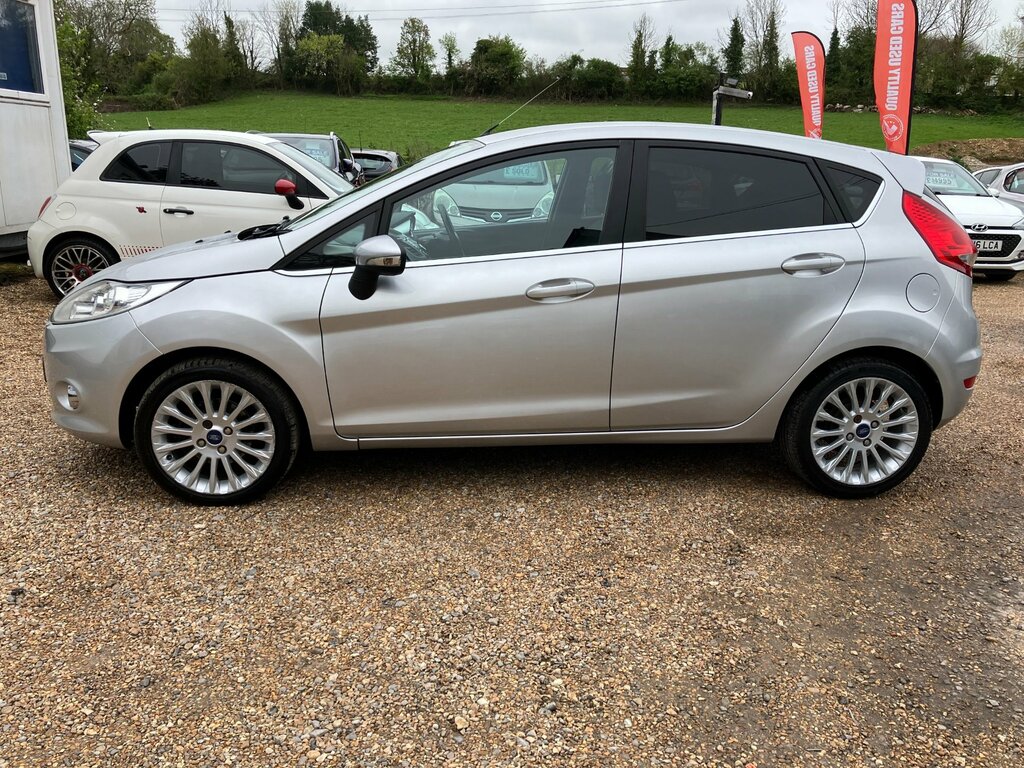 Ford Fiesta 1.4 Titanium. Rare 5Dr. Cambelt Silver #4