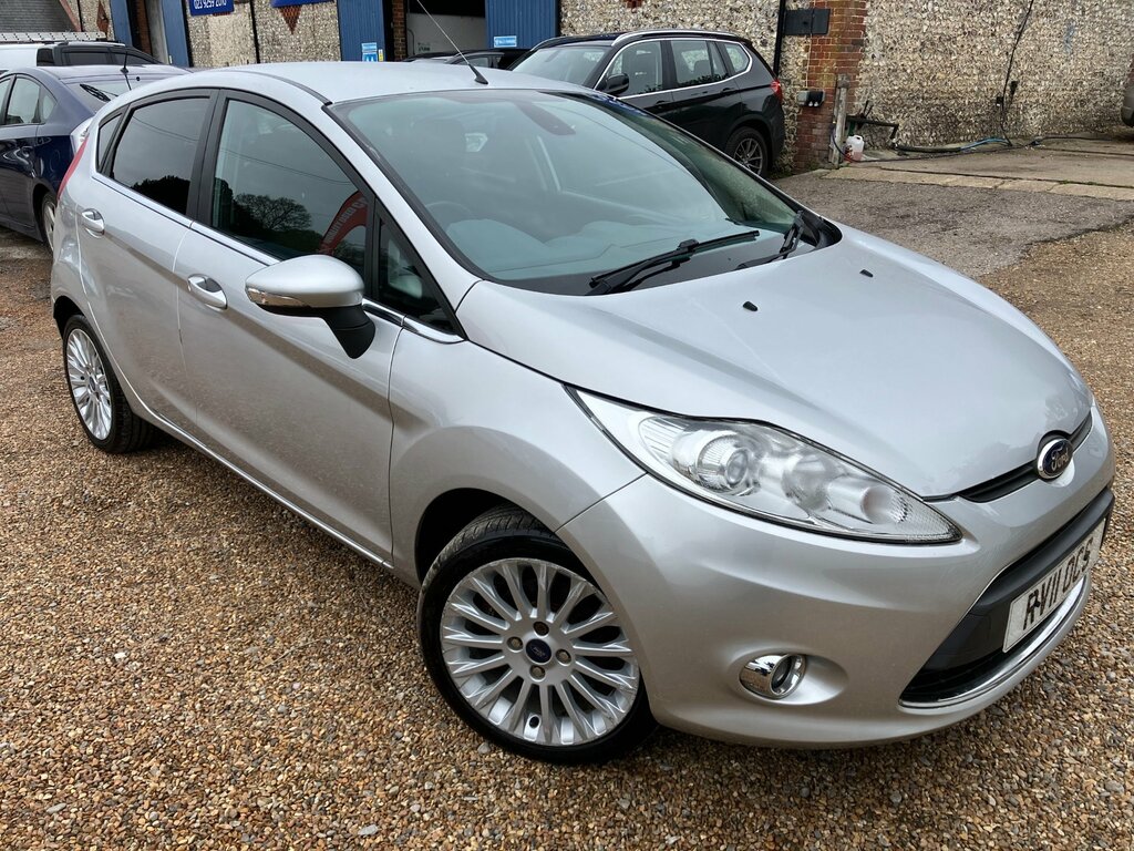 Ford Fiesta 1.4 Titanium. Rare 5Dr. Cambelt Silver #2