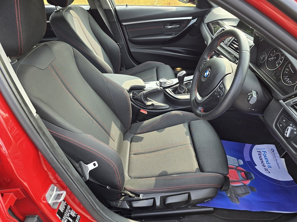 BMW 3 Series 318I Sport Red #3