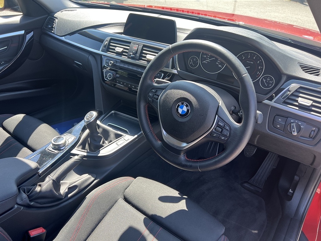 BMW 3 Series 318I Sport Red #2
