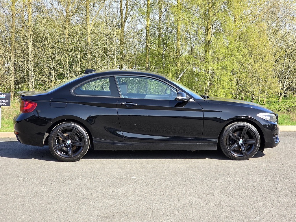 BMW 2 Series 220D Sport Black #5