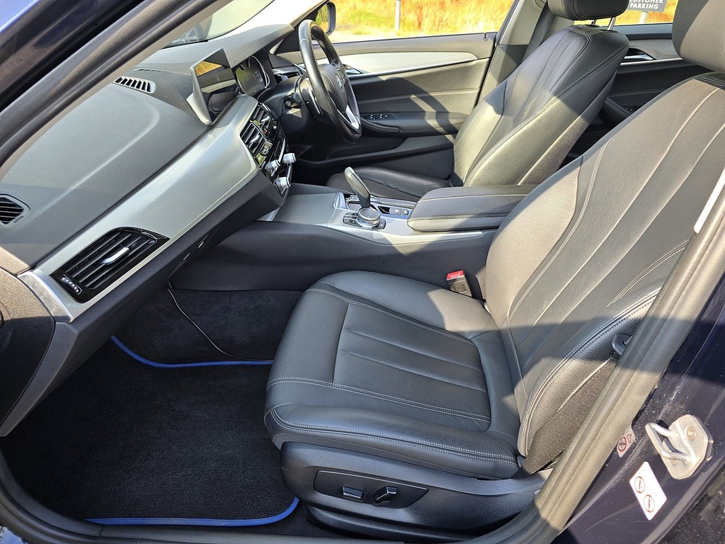 BMW 5 Series 520D Se Blue #4
