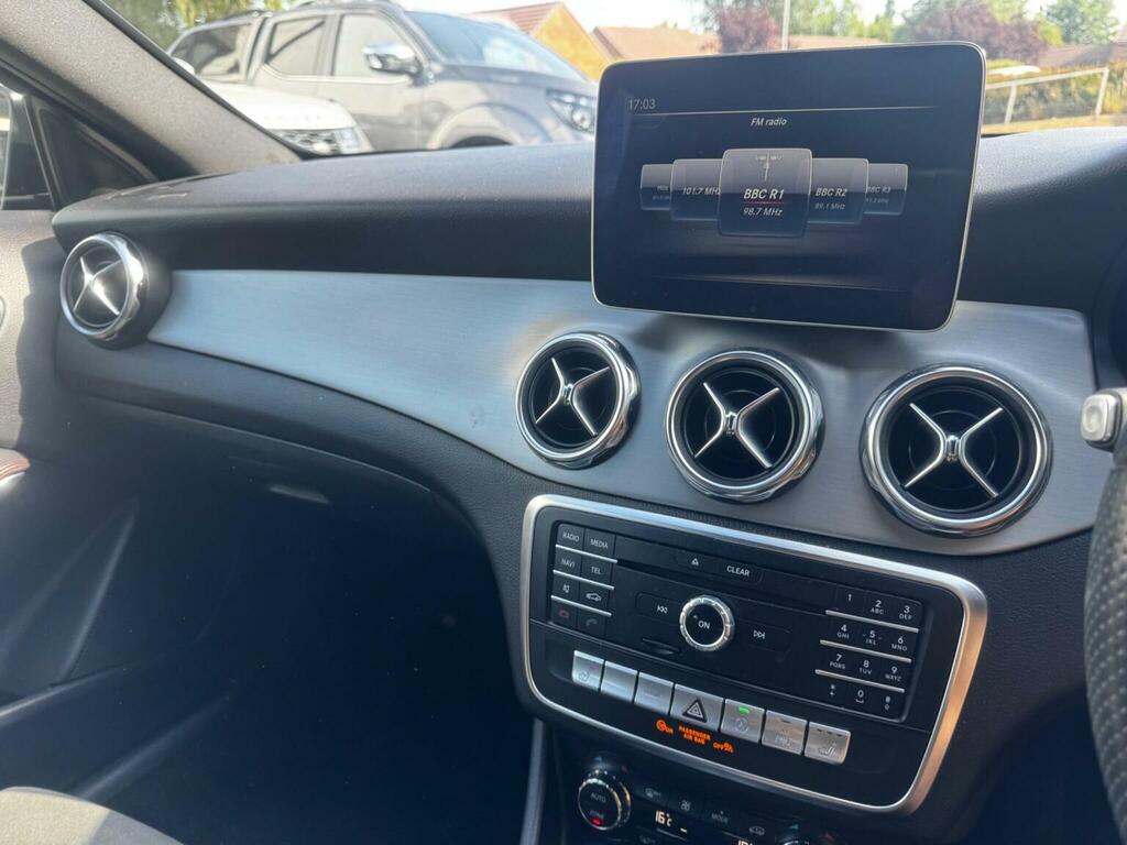 Mercedes-Benz GLA Class Gla 200D Se Grey #18