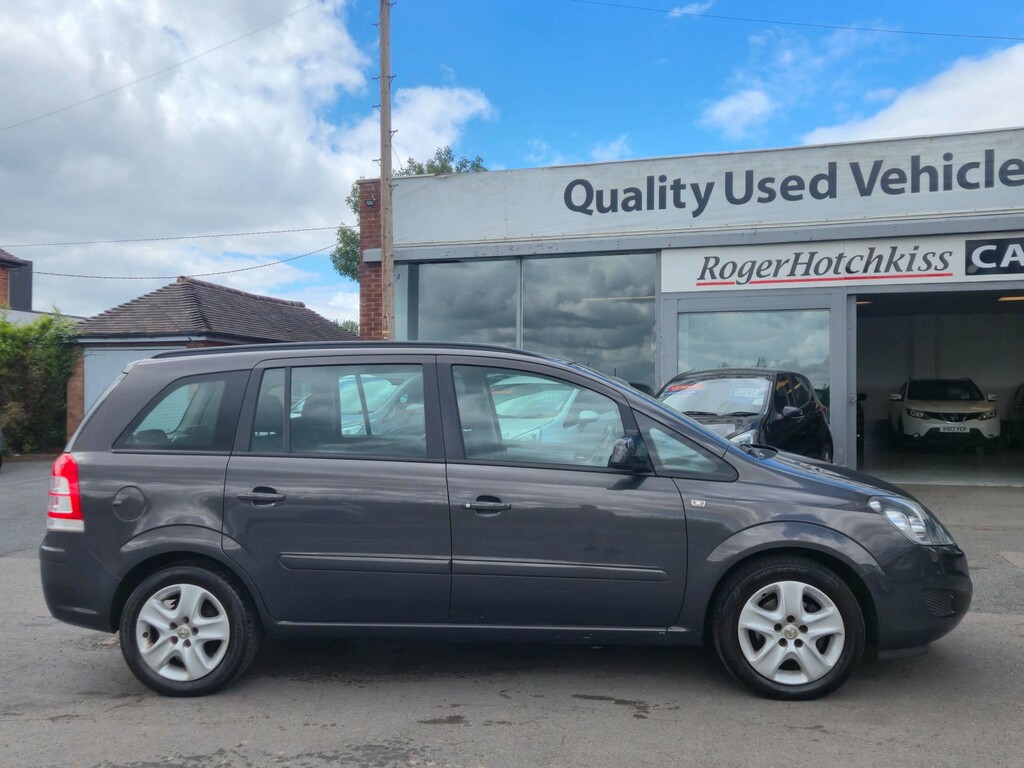 Vauxhall Zafira 16V Exclusiv Euro 5 Red #7
