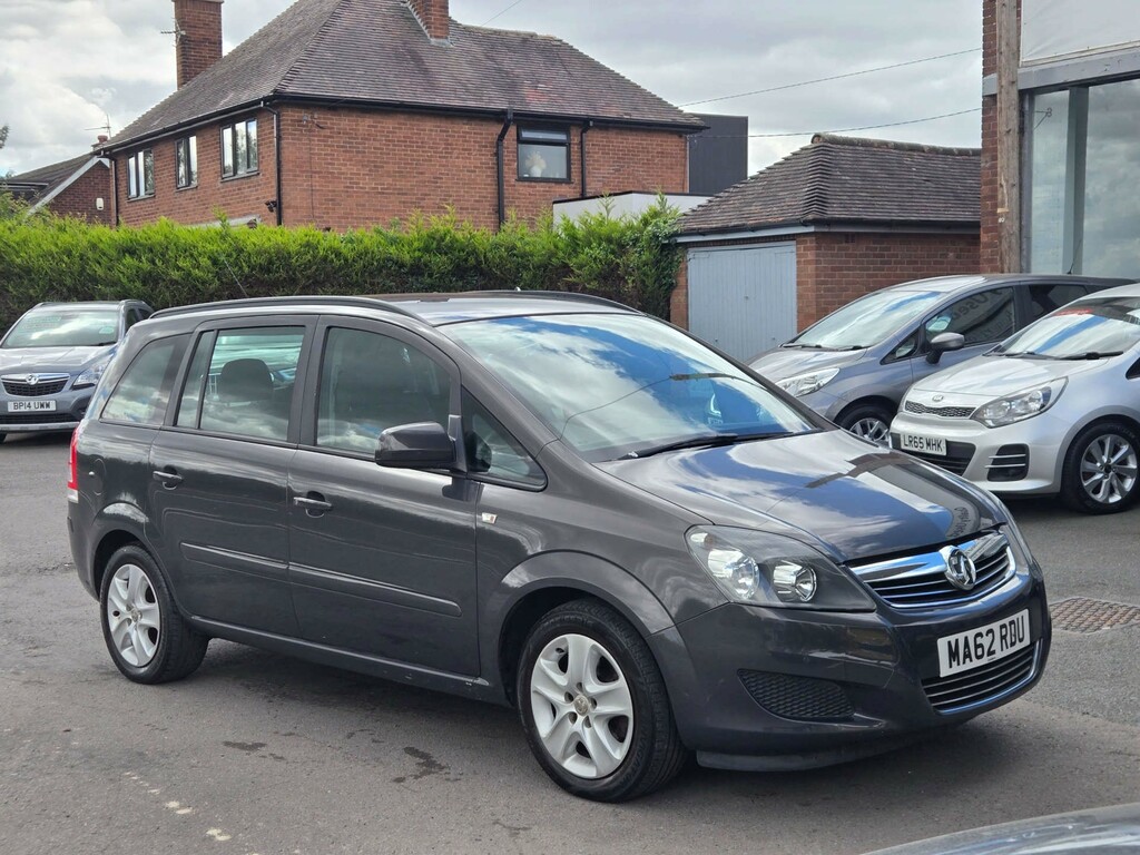 Vauxhall Zafira 16V Exclusiv Euro 5 Red #8