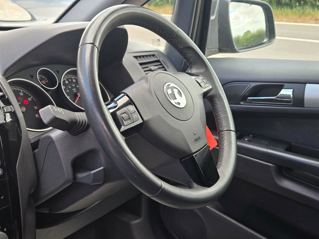 Vauxhall Zafira 16V Exclusiv Euro 5 Red #29