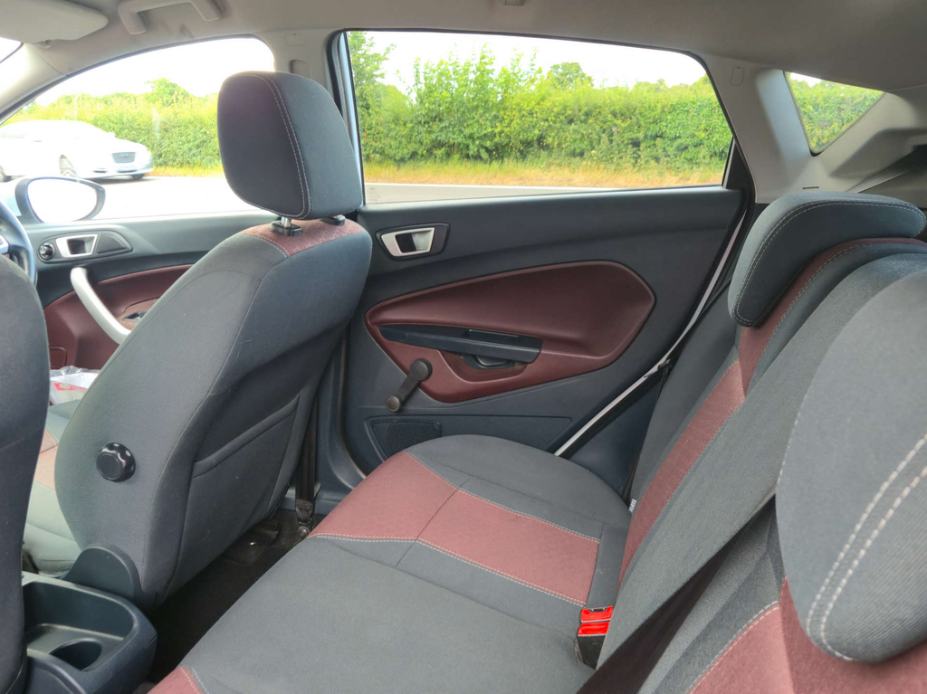 Ford Fiesta 1.4 Zetec Hatchback 133 G Km 94 Black #28