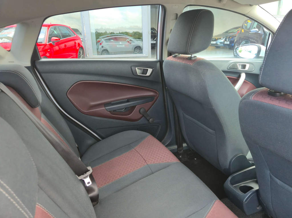 Ford Fiesta 1.4 Zetec Hatchback 133 G Km 94 Black #26