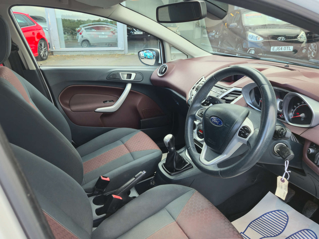 Ford Fiesta 1.4 Zetec Hatchback 133 G Km 94 Black #19