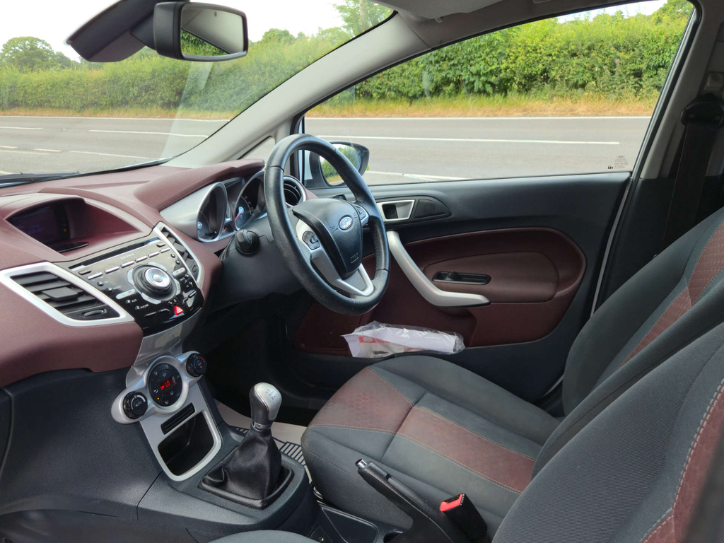 Ford Fiesta 1.4 Zetec Hatchback 133 G Km 94 Black #32