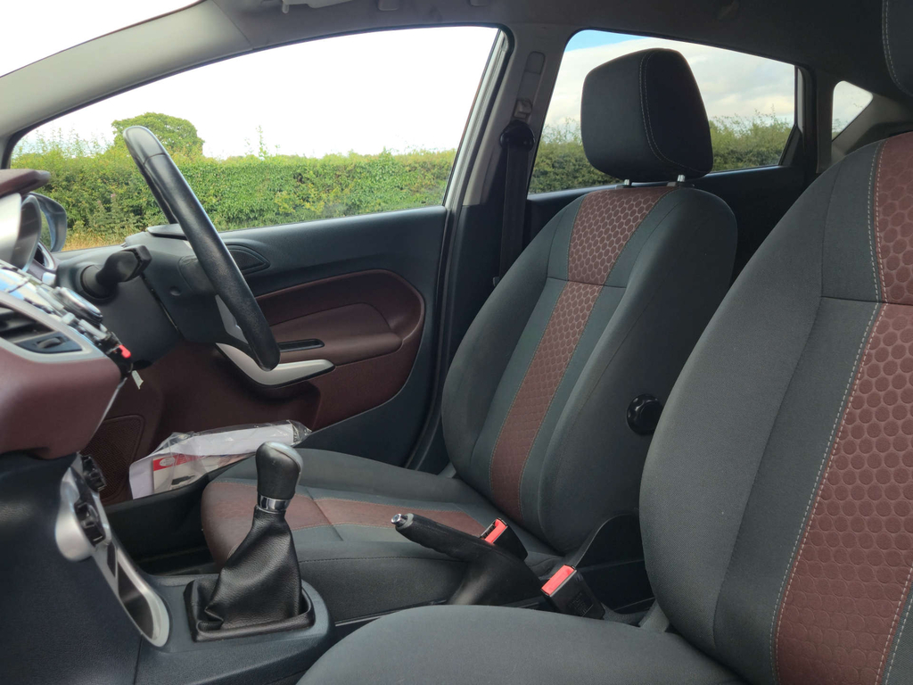 Ford Fiesta 1.4 Zetec Hatchback 133 G Km 94 Black #33