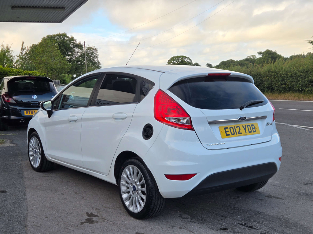 Ford Fiesta 1.4 Zetec Hatchback 133 G Km 94 Black #4