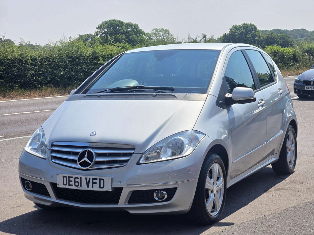 Mercedes-Benz A Class Avantgarde Se Cvt  #2