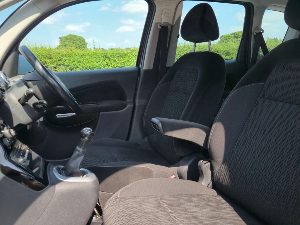 Citroen C3 Picasso Hdi Code Grey #33