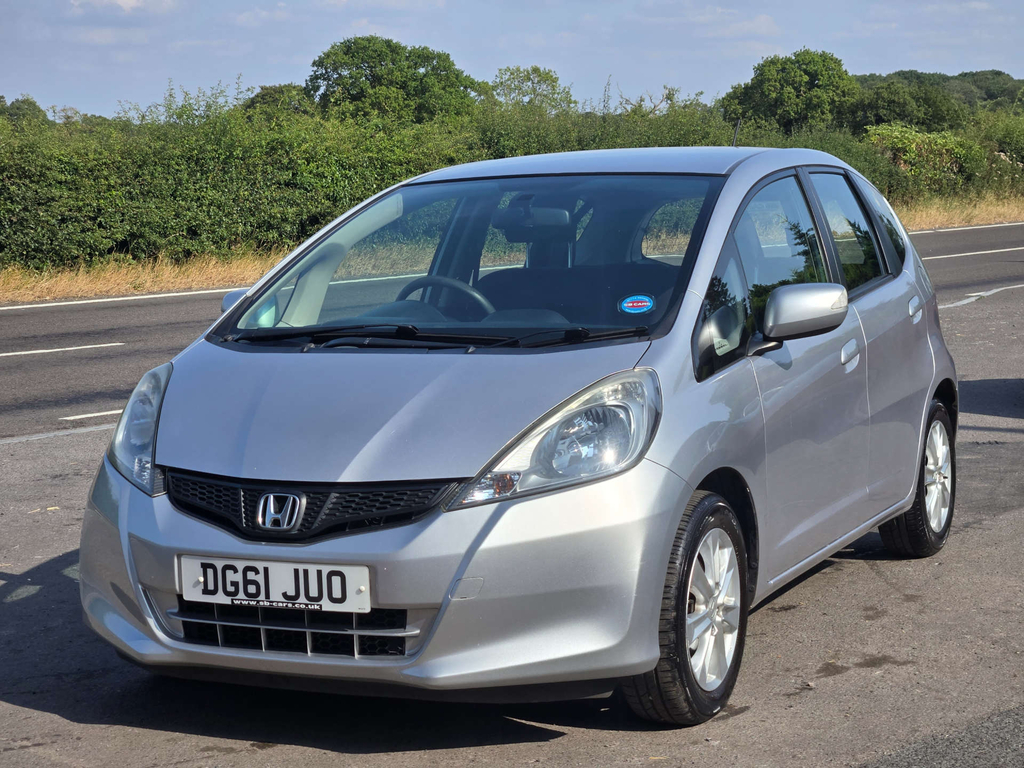 Honda Jazz I-vtec Es Cvt  #2