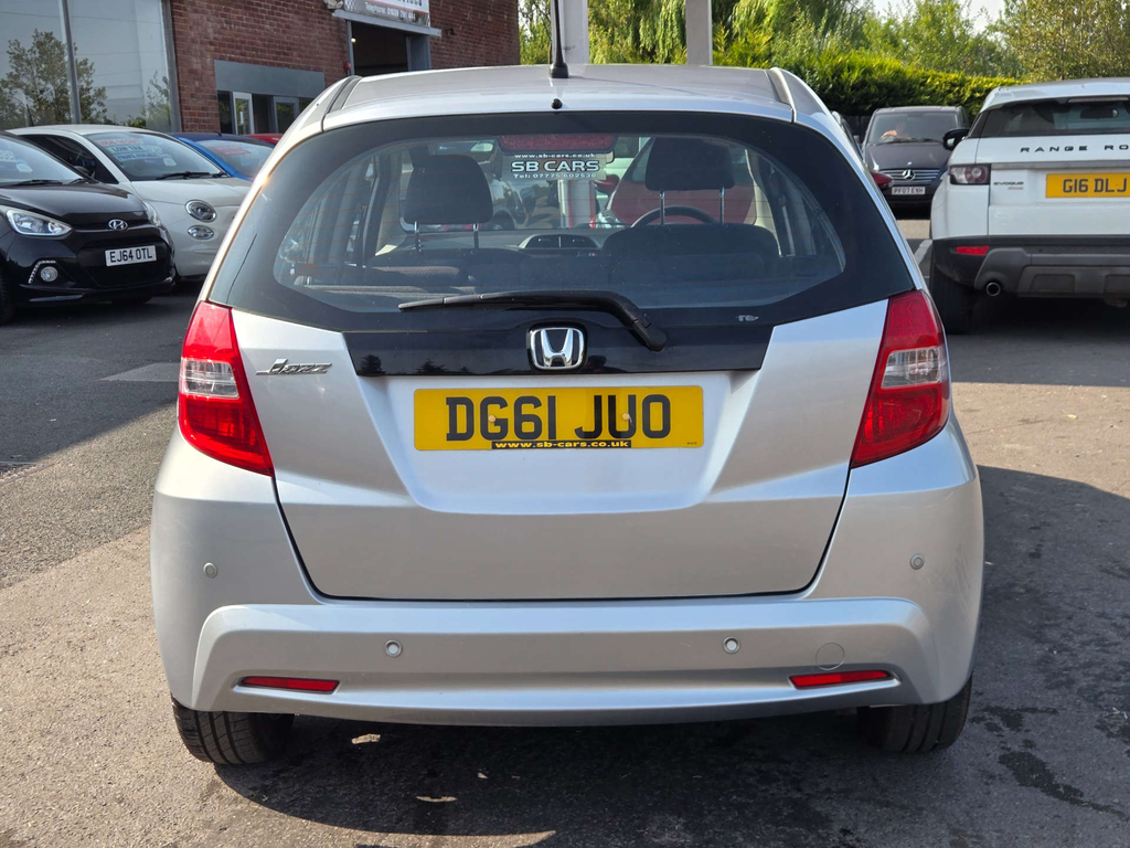 Honda Jazz I-vtec Es Cvt  #5