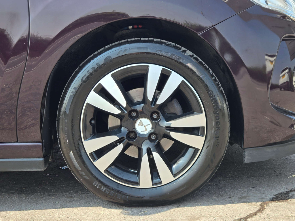DS DS 3 Hatchback 1.6 Bluehdi Connected Chic Euro 6 Ss Black #17