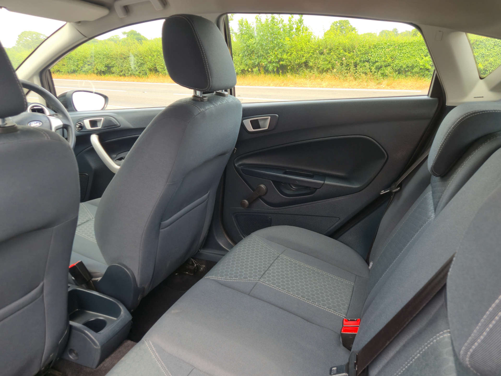 Ford Fiesta Hatchback 1.4 Titanium 201212 Blue #26