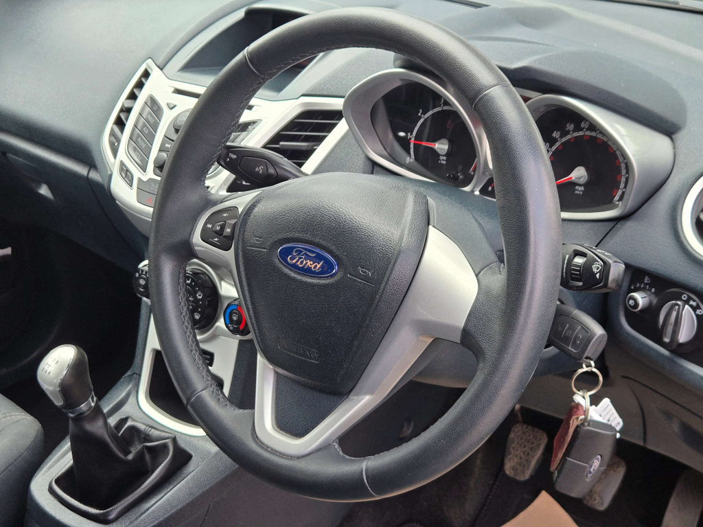 Ford Fiesta Hatchback 1.4 Titanium 201212 Blue #18