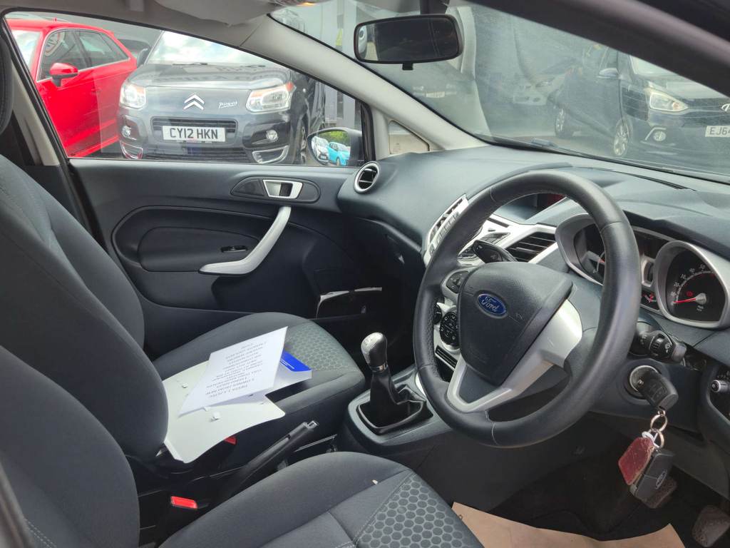 Ford Fiesta Hatchback 1.4 Titanium 201212 Blue #19