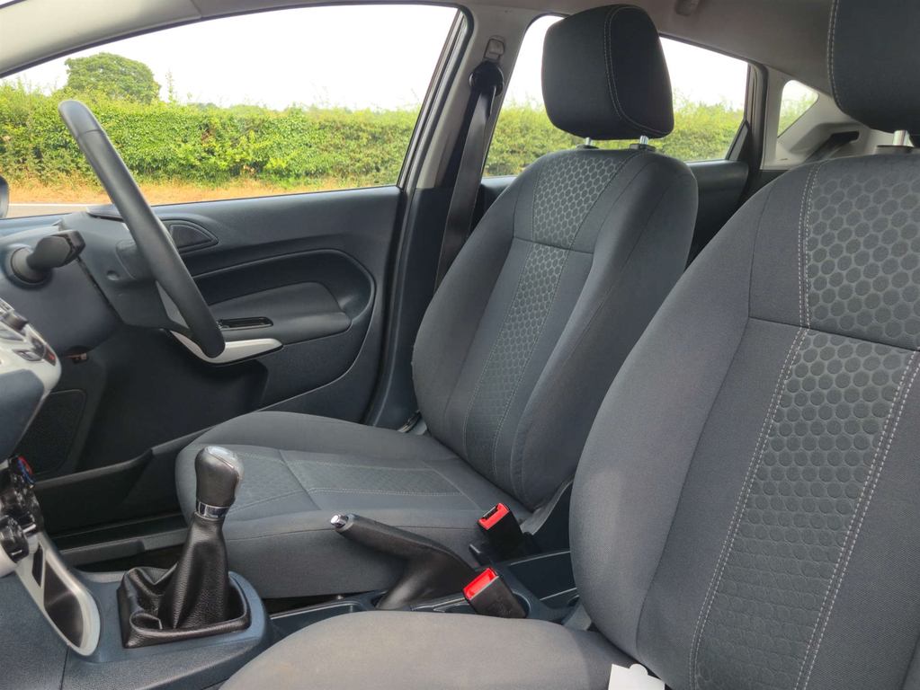 Ford Fiesta Hatchback 1.4 Titanium 201212 Blue #32