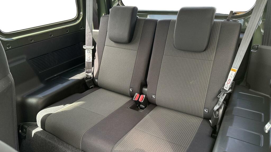 Suzuki Jimny Sierra 1.5 Green #4