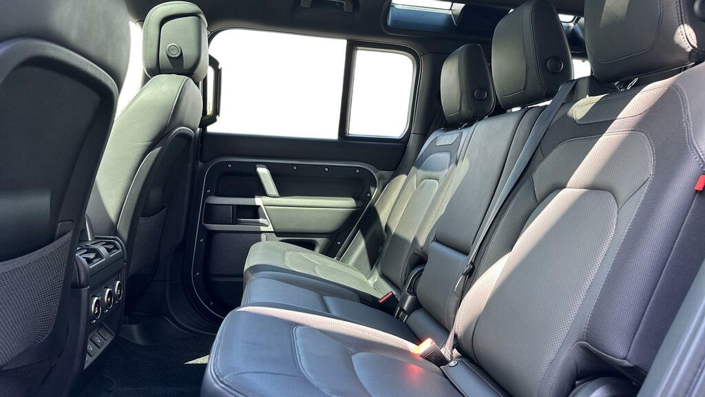 Land Rover Defender D300 X-dynamic Hse Swb Grey #4