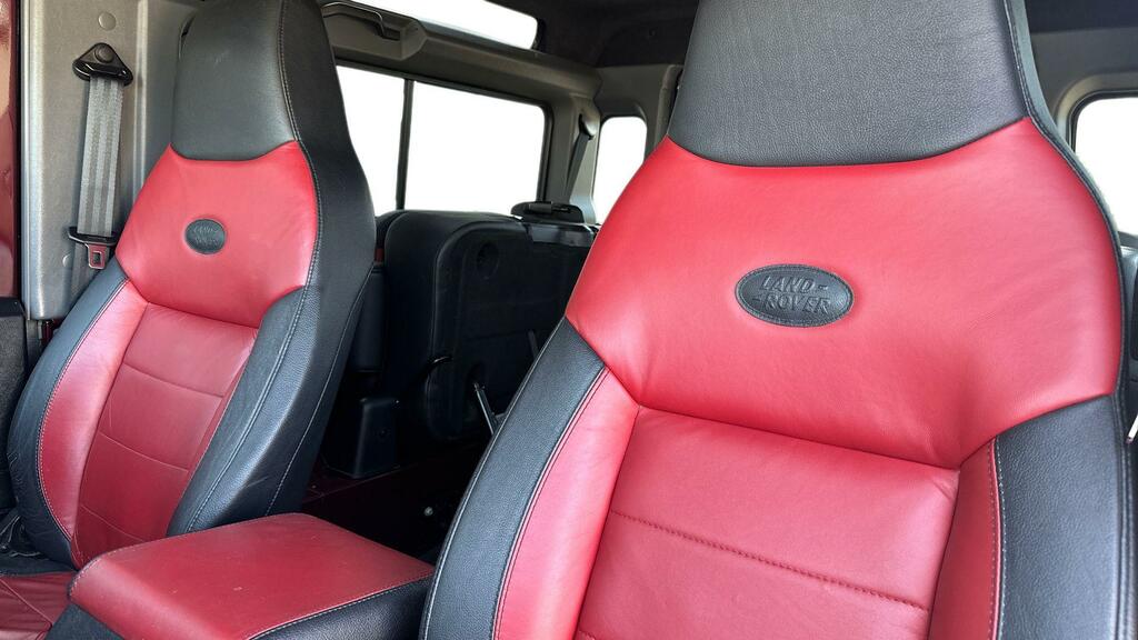 Land Rover Defender 2.2 Tdci Xs Red #4