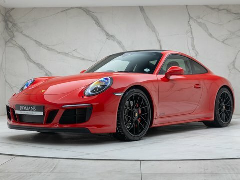 Porsche 911 Carrera 4 Gts