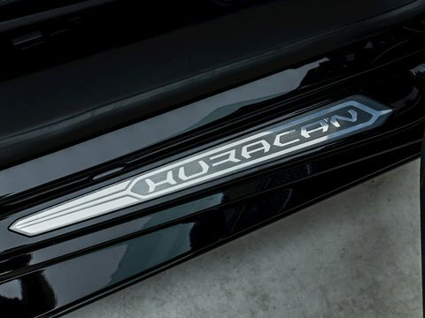 Lamborghini Huracan Sto #22