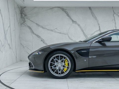Aston Martin Vantage Vantage F1 Edition V8 Green #34