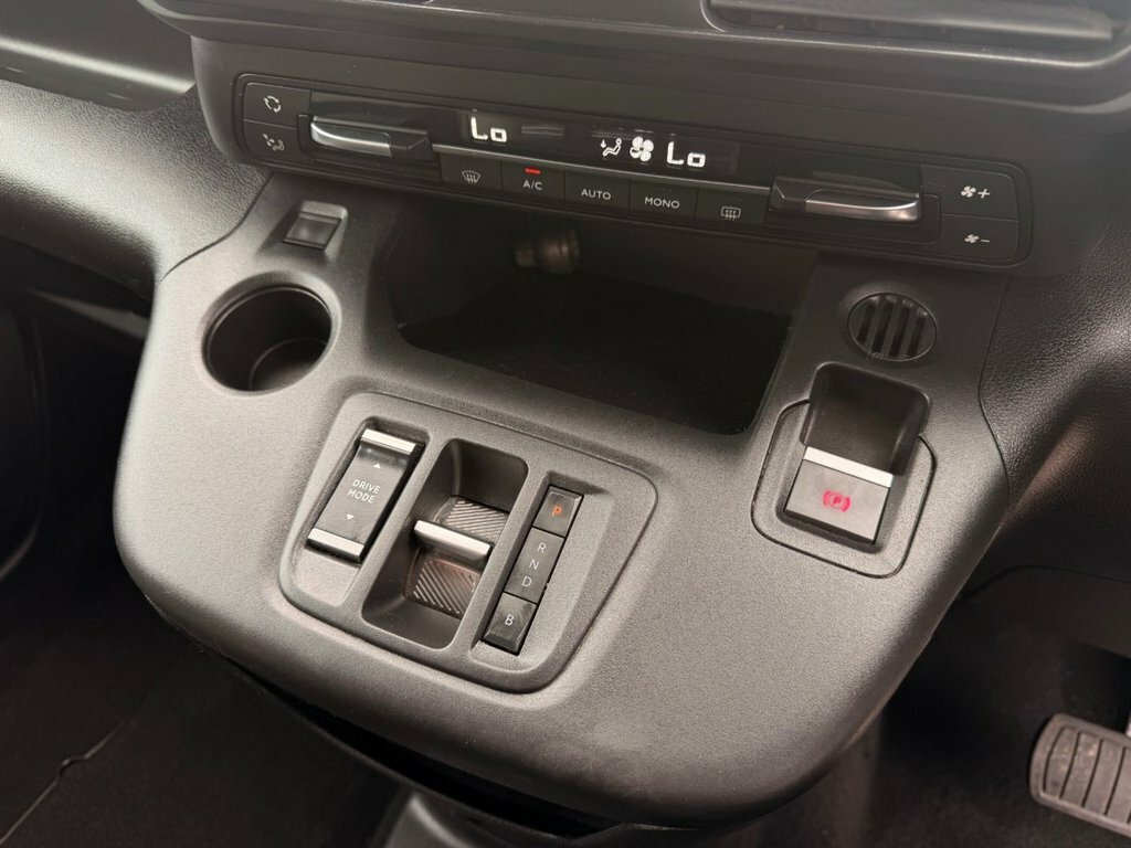 Citroen e-Berlingo 100Kw Feel M 50Kwh 11Kwch Beige #10