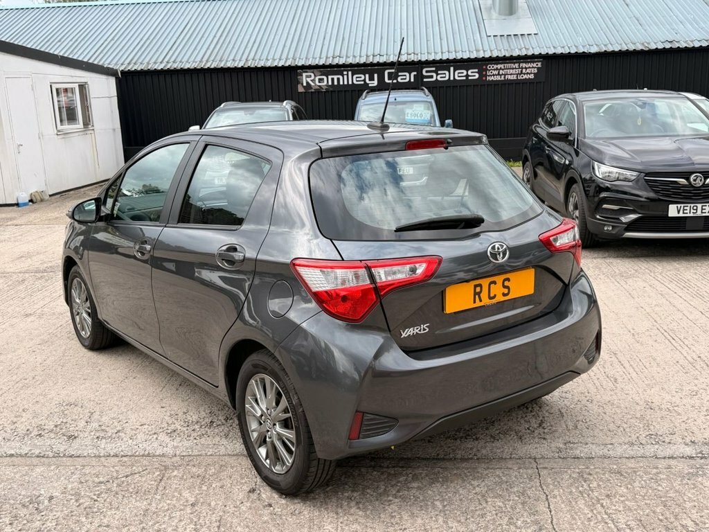 Toyota Yaris 1.5L Icon Tech RK17FFR Grey #4
